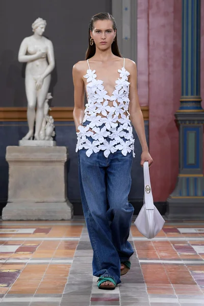 Look 20